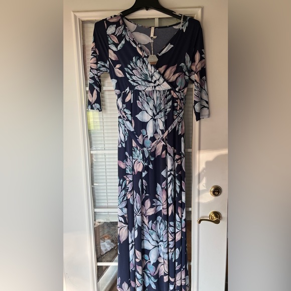 NWT Pink Blush maternity dress. Never worn. - Picture 1 of 4